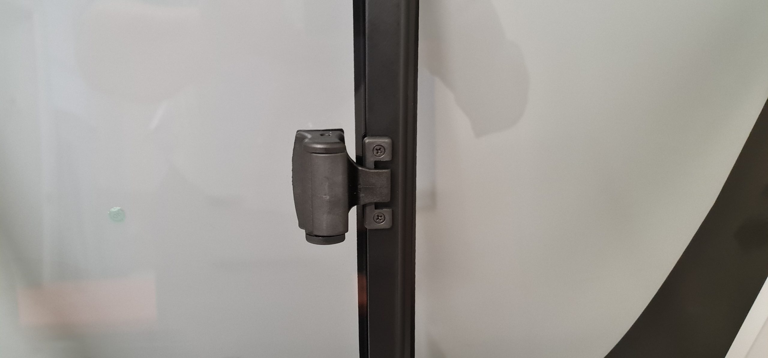 TOYOTA HIACE LWB 2019-ON | BONDED HALF SLIDING WINDOW – FRONT LH
