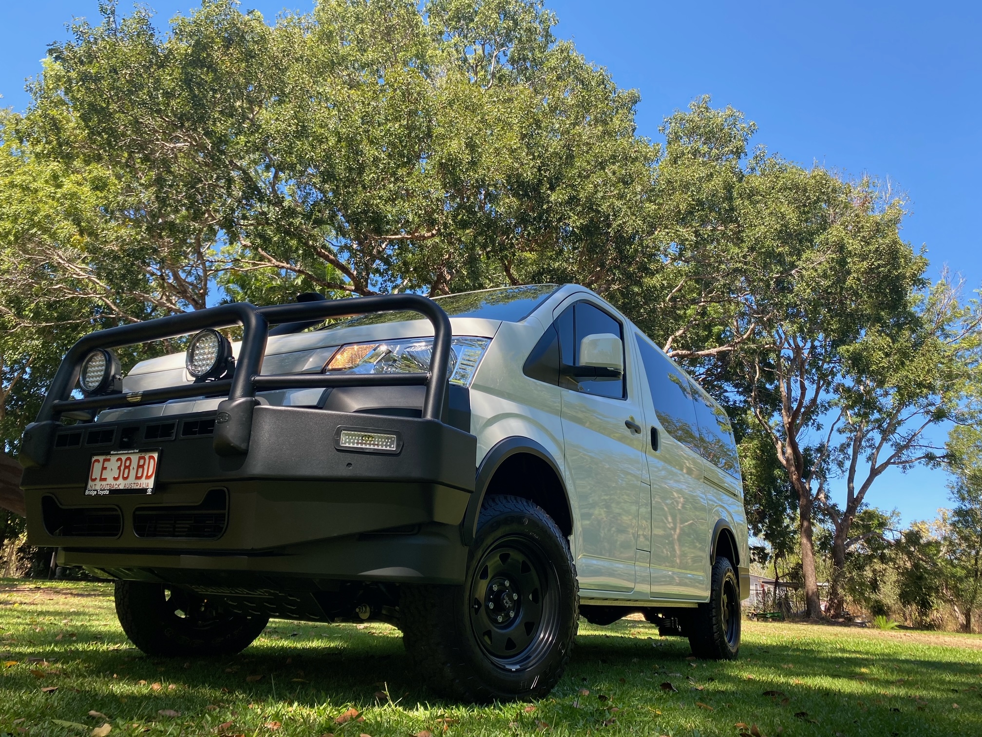 Toyota Hiace LWB 2019-on | Bonded Fixed Window - Front Left-Hand - Image 3